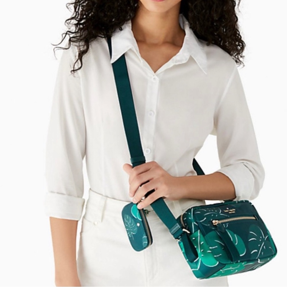 Kate Spade Chelsea Monstera Leaves Nylon Camera Bag in Green. Authentic.